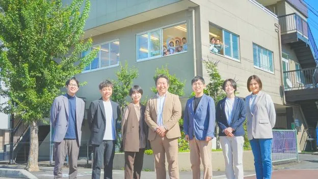 不登校児童の保護者の“付き添い時間”を“働く時間”へ